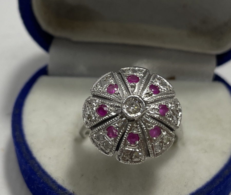 ÖZEL YAPIM PIRLANTA TAŞLI PAPATYA YÜZÜK