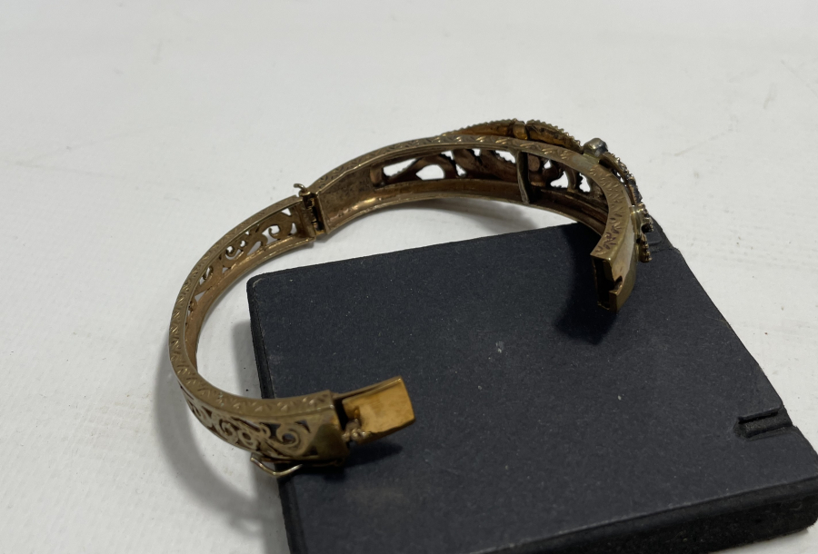 ÜZERİ ELMAS TAŞLI BİLEZİK