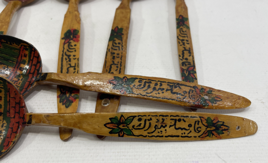 ÜZERLERİ OSMANLICA AFİYET BUYURUN EFENDİM YAZILI OSMANLI DÖNEMİ TAHTA KAŞIK LOTU