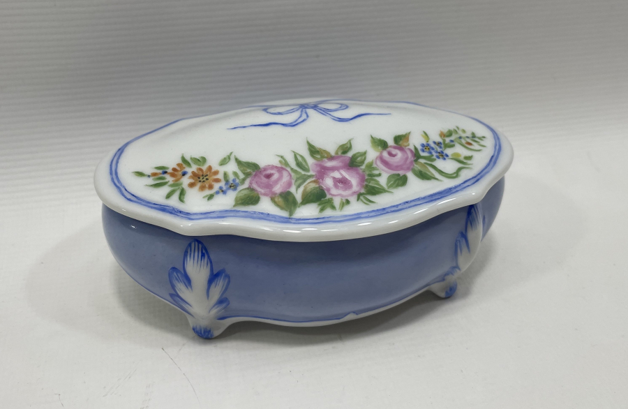 ANTİKA PORSELEN KAPAKLI MÜCEVHER KUTUSU