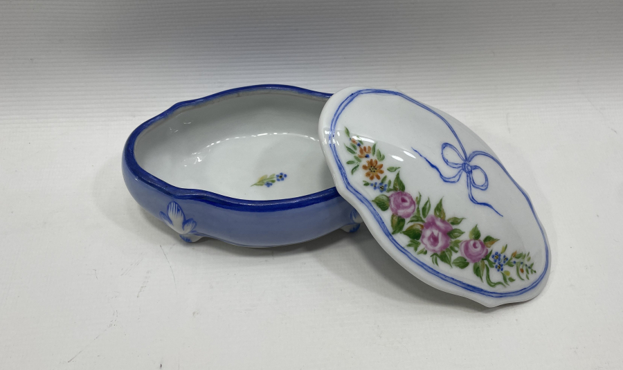 ANTİKA PORSELEN KAPAKLI MÜCEVHER KUTUSU