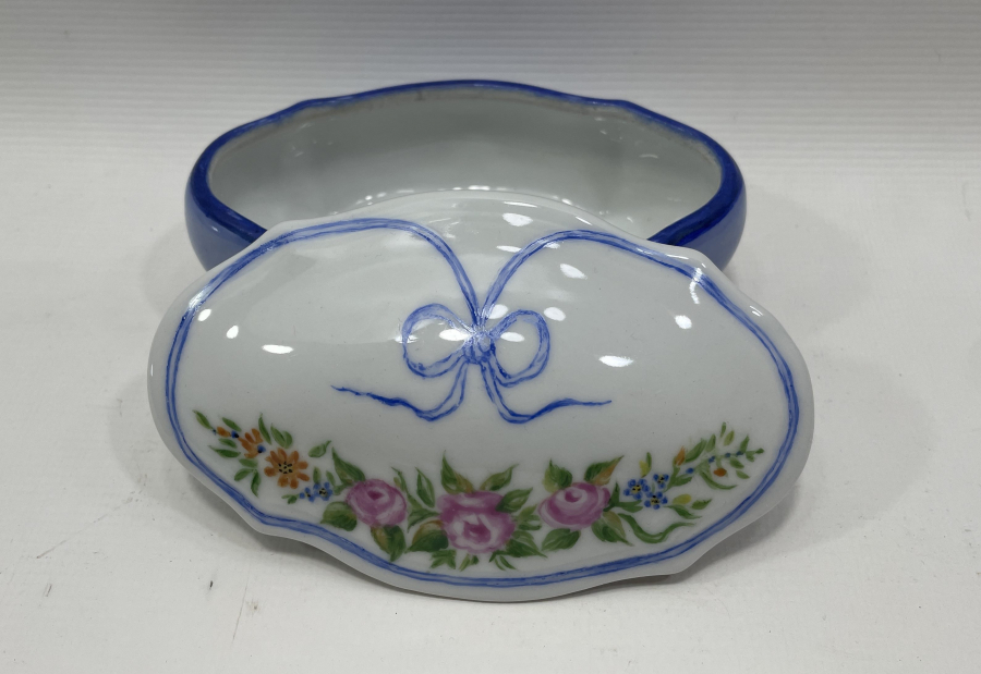 ANTİKA PORSELEN KAPAKLI MÜCEVHER KUTUSU