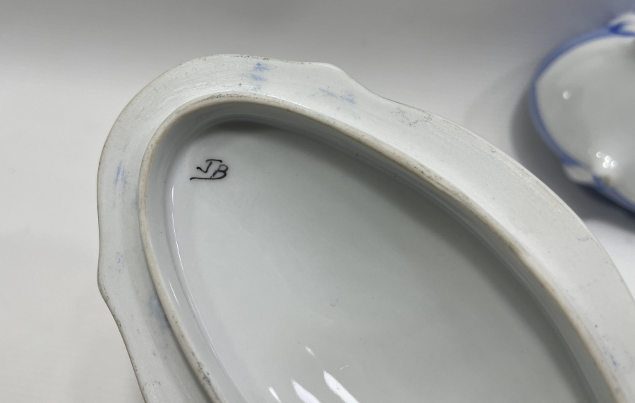 ANTİKA PORSELEN KAPAKLI MÜCEVHER KUTUSU