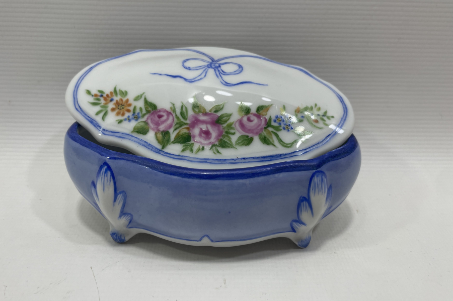 ANTİKA PORSELEN KAPAKLI MÜCEVHER KUTUSU