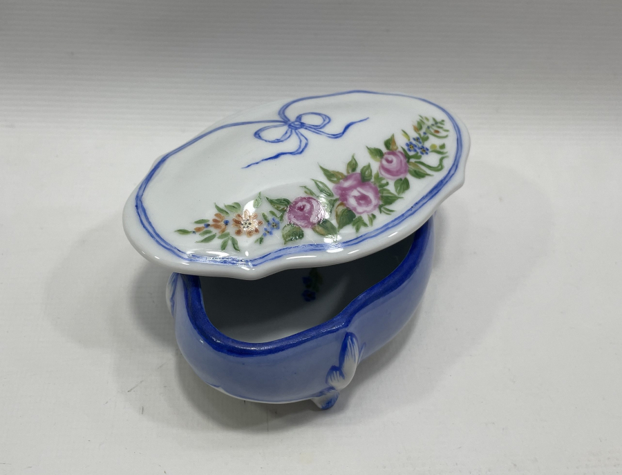 ANTİKA PORSELEN KAPAKLI MÜCEVHER KUTUSU