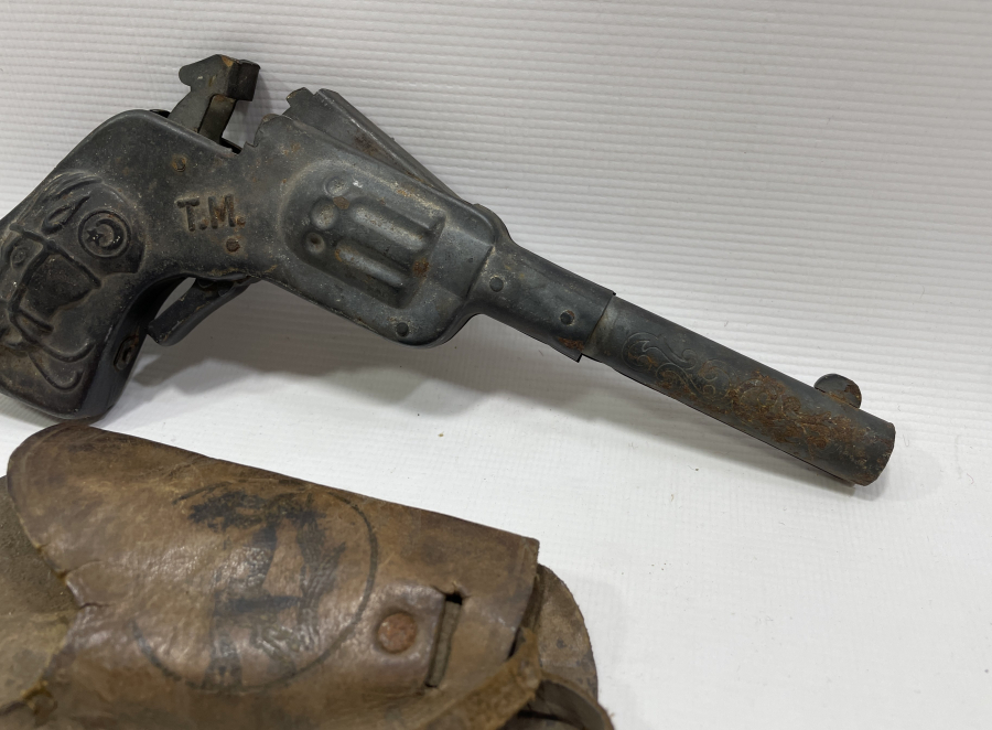 ORJİNAL KININDA ANTİKA METAL TABANCA