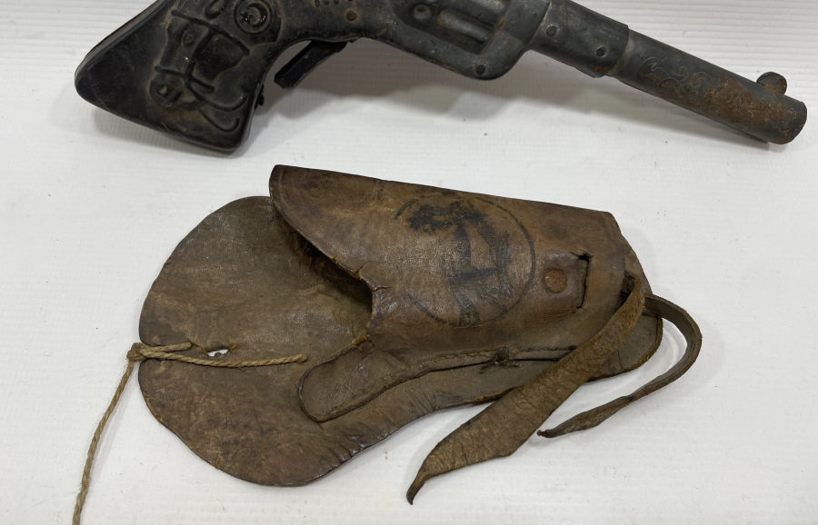 ORJİNAL KININDA ANTİKA METAL TABANCA