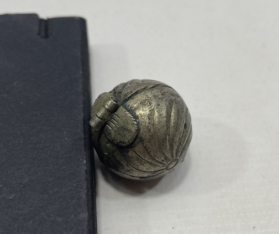 OSMANLI DÖNEMİ ÇARKI FELEK MOTİFLİ GÜMÜŞ SAKIZLIK