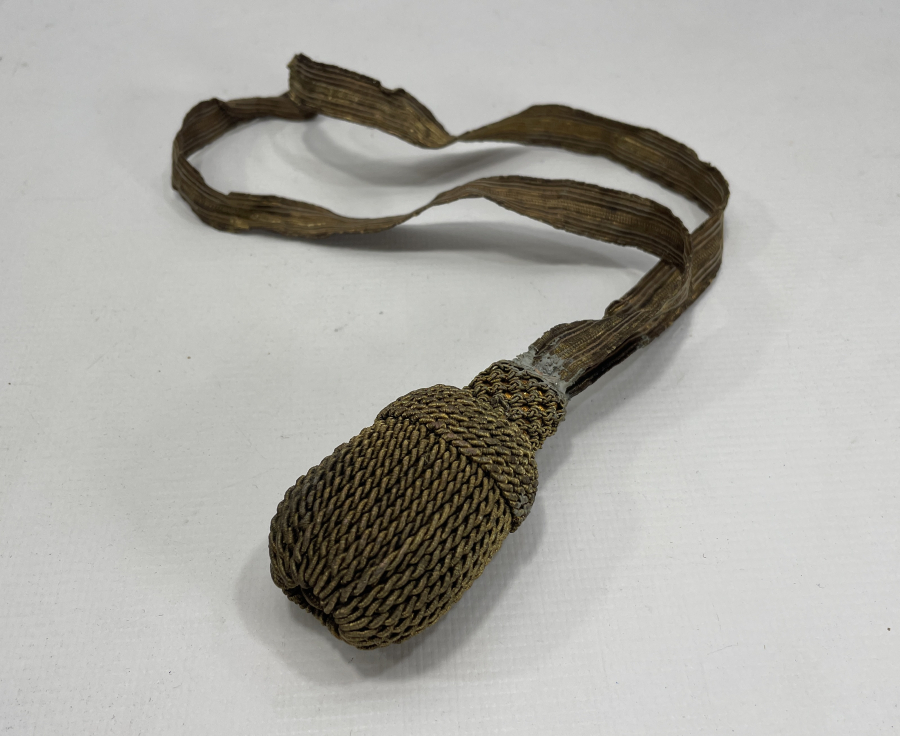 OSMANLI DÖNEMİ GÜMÜŞ SIRMA İŞÇİLİKLİ SUBAY KILICI PÜSKÜLÜ