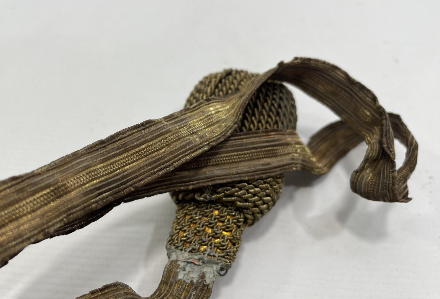 OSMANLI DÖNEMİ GÜMÜŞ SIRMA İŞÇİLİKLİ SUBAY KILICI PÜSKÜLÜ