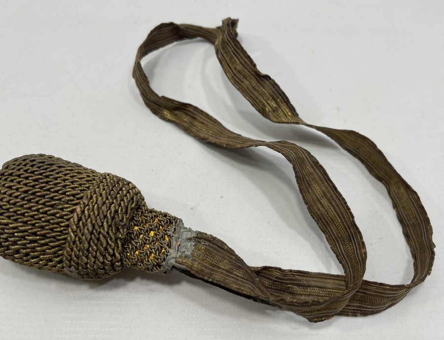 OSMANLI DÖNEMİ GÜMÜŞ SIRMA İŞÇİLİKLİ SUBAY KILICI PÜSKÜLÜ