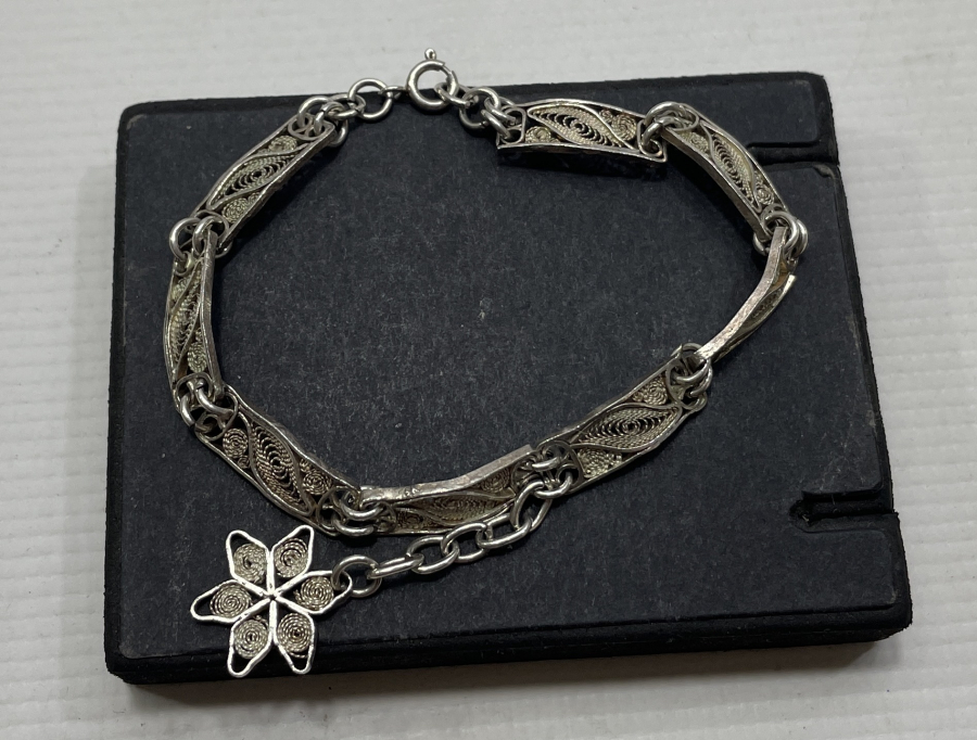 TELKARİ İŞÇİLİKLİ GÜMÜŞ BİLEKLİK