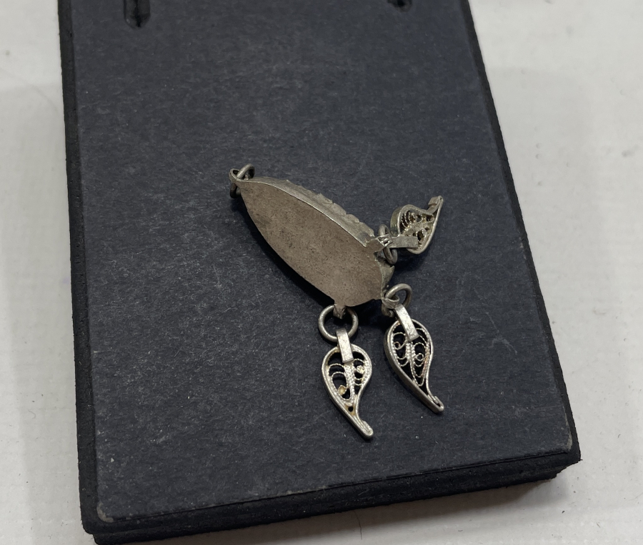 TELKARİ İŞÇİLİKLİ VE AKİK TAŞLI GÜMÜŞ KOLYE UCU