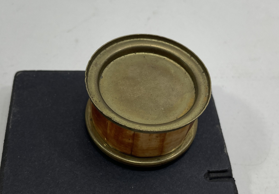 ÜZERİ KEMİK İŞLEMELİ NADİR FORMDA ÖZEL YAPIM ENFİYE KUTUSU