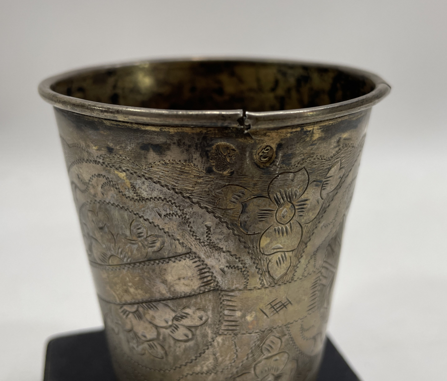 ÜZERİNDE OSMANLI DEVLET ARMASI BULUNAN TUĞRALI VE SAH DAMGALI GÜMÜŞ GÜMÜŞ BARDAK