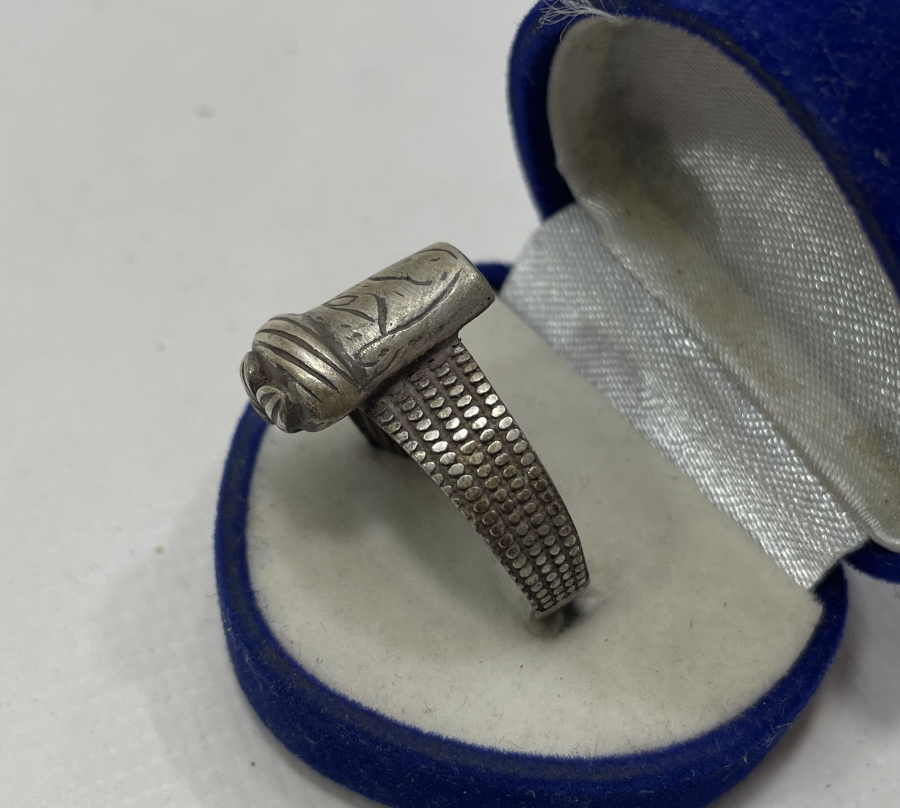 ÜZERİNDE YA HAZRETİ MEVLANA YAZILI GÜMÜŞ DERVİŞ YÜZÜĞÜ