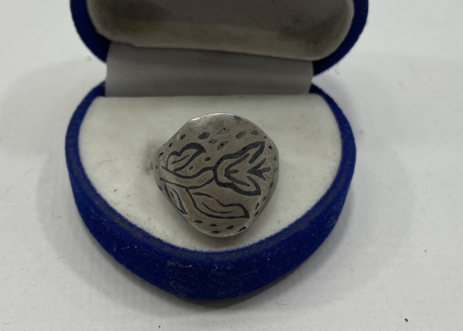 ÜZERİ VAN LALELİ SAVATLI GÜMÜŞ YÜZÜK