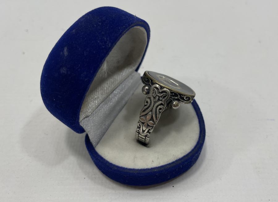 ÜZERİ VAV HARFLİ GÜMÜŞ YÜZÜK