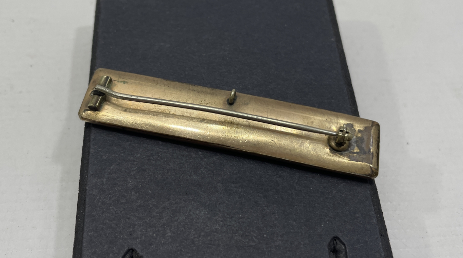 1900 BAŞLARI MİNE İŞÇİLİKLİ ALTIN KAPLAMA BROŞ