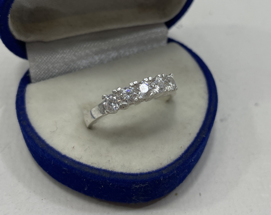 GÜMÜŞ 5 TAŞ YÜZÜK