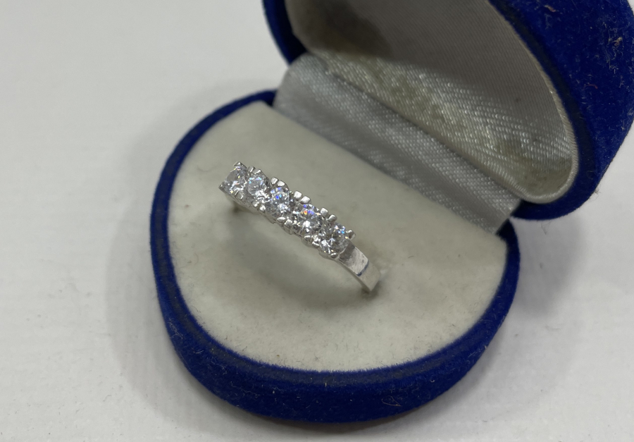 GÜMÜŞ 5 TAŞ YÜZÜK