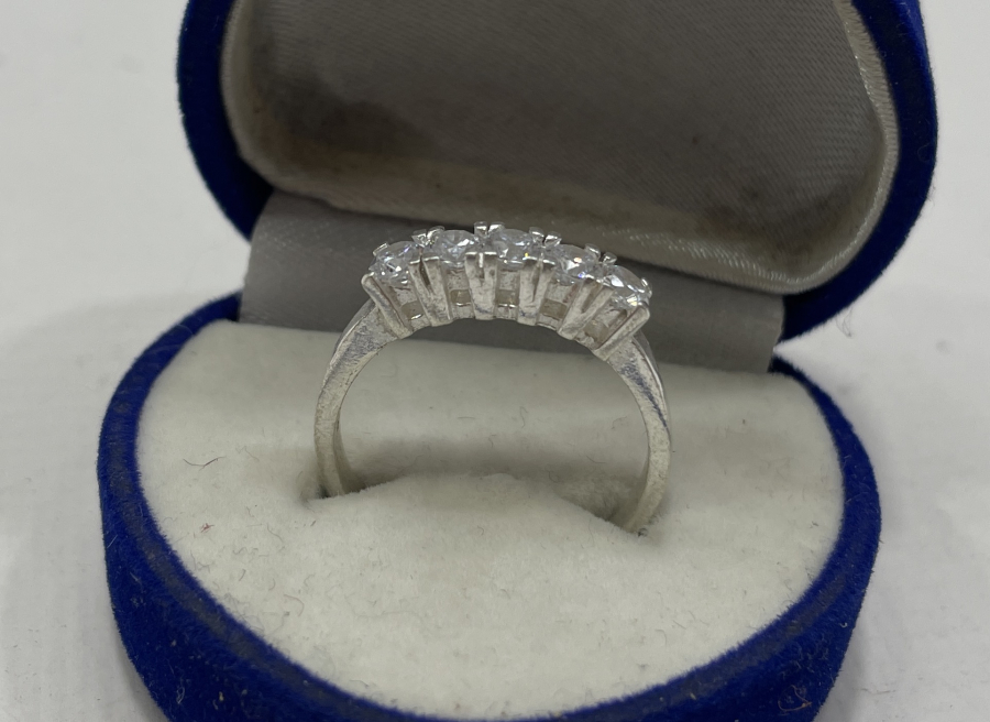 GÜMÜŞ 5 TAŞ YÜZÜK