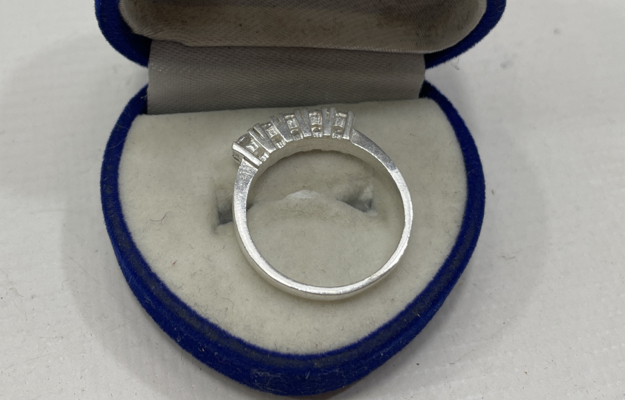 GÜMÜŞ 5 TAŞ YÜZÜK