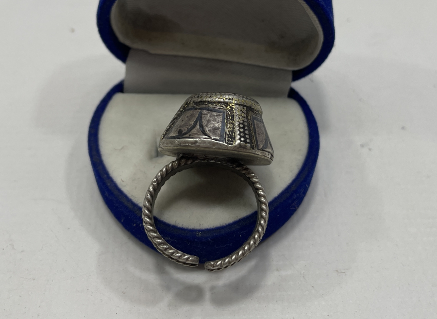 OSMANLI DÖNEMİ GÜMÜŞ ÜZERİ SAVAT VE ALTIN VERMEY İŞÇİLİKLİ BÜYÜK BOY ÇERKES YÜZÜĞÜ