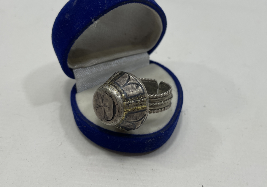 OSMANLI DÖNEMİ GÜMÜŞ ÜZERİ SAVAT VE ALTIN VERMEY İŞÇİLİKLİ BÜYÜK BOY ÇERKES YÜZÜĞÜ