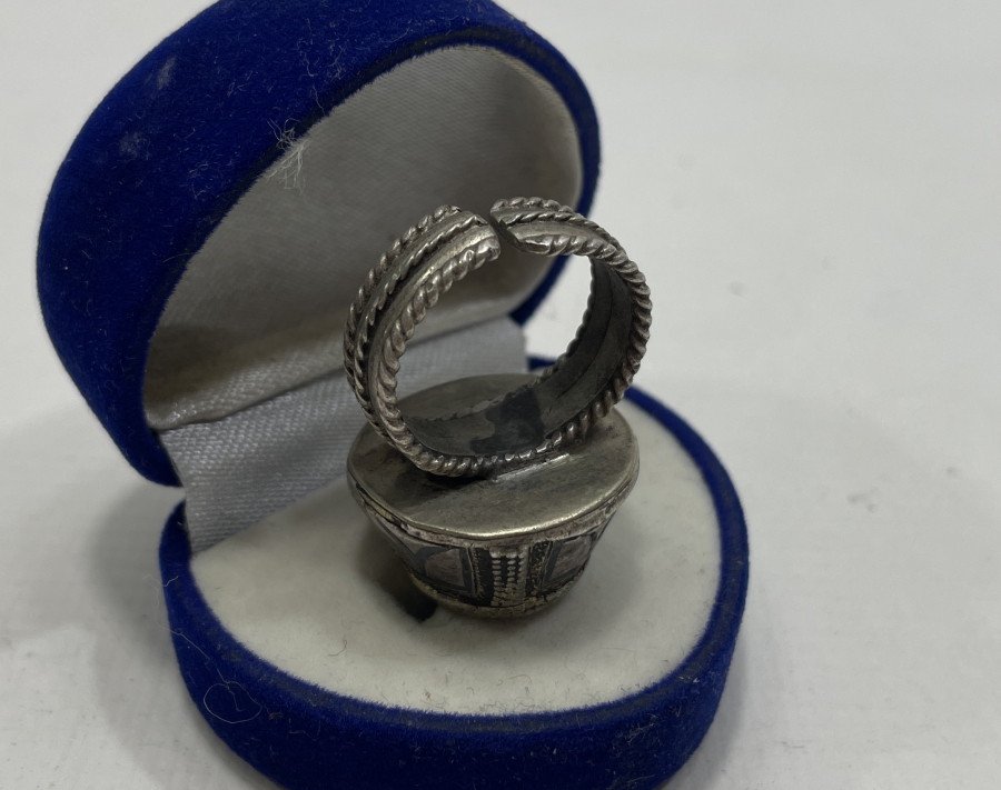 OSMANLI DÖNEMİ GÜMÜŞ ÜZERİ SAVAT VE ALTIN VERMEY İŞÇİLİKLİ BÜYÜK BOY ÇERKES YÜZÜĞÜ