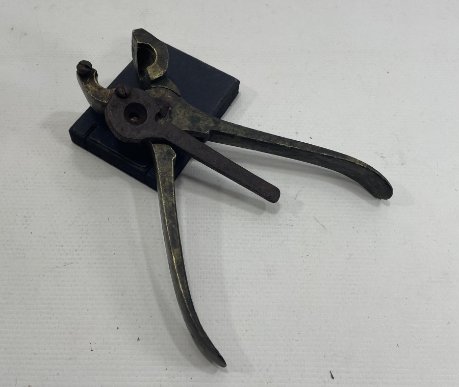 OSMANLI DÖNEMİ NADİR KARADAĞLI TABANCA KURŞUNU KALIBI