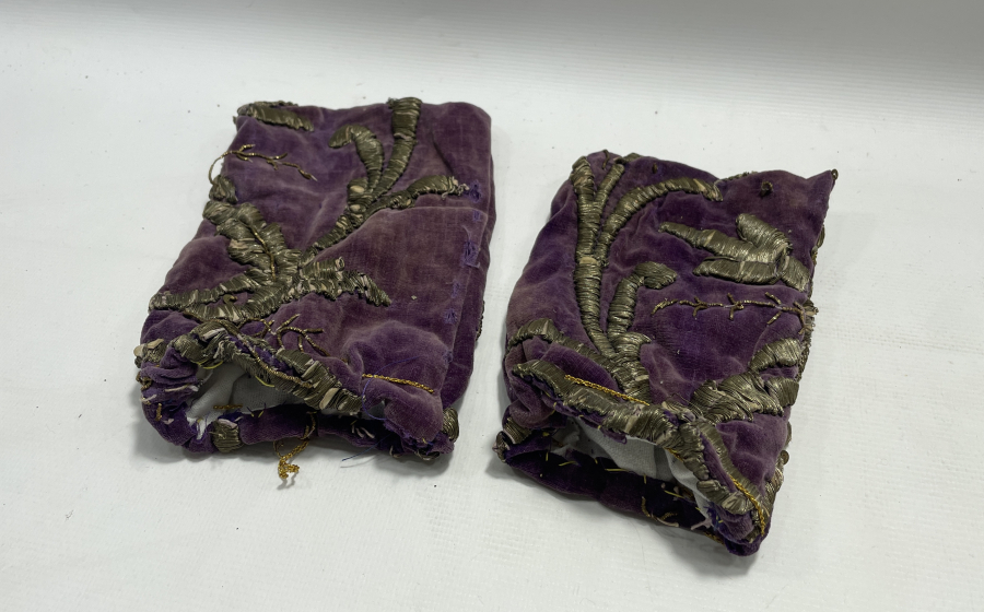 OSMANLI DÖNEMİ SIRMA İŞÇİLİKLİ KUMAŞTAN MAMUL 2 ADET KESE