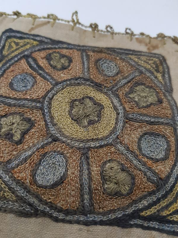 OSMANLI DÖNEMİ SUZANİ İŞÇİLİKLİ MİNİ ÖRTÜ