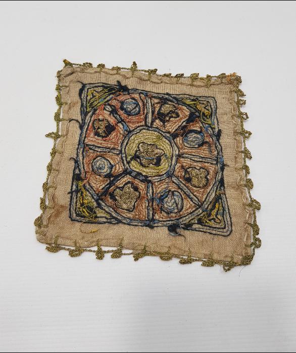 OSMANLI DÖNEMİ SUZANİ İŞÇİLİKLİ MİNİ ÖRTÜ