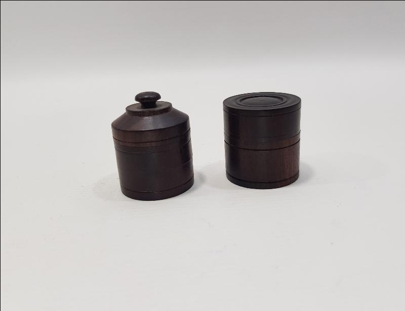 PELESENK AĞACINDAN YAPILMIŞ İKİ ADET MİNİ KUTU