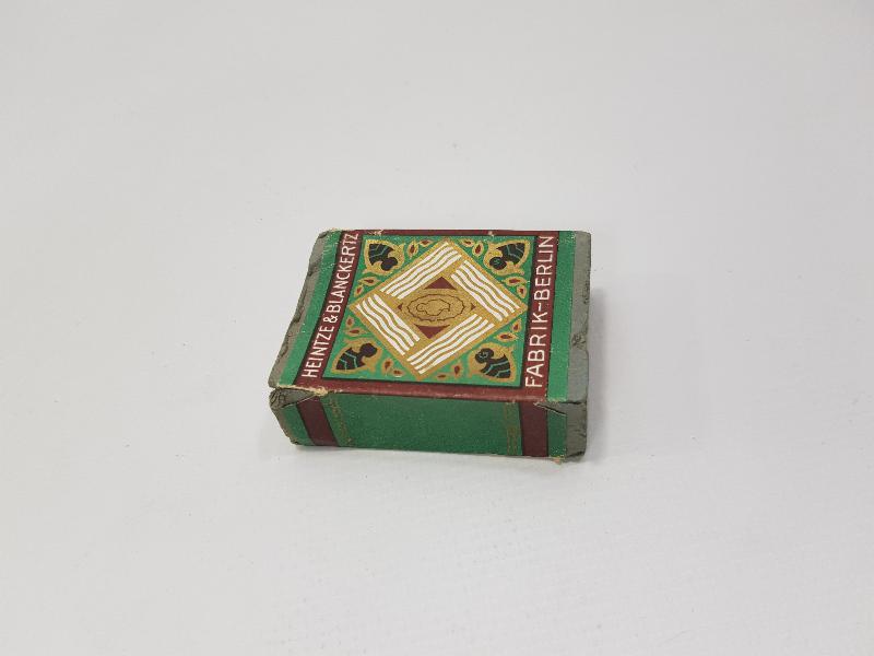 ÜZERİ OSMANLICA İZMİR YAZILI DİVİT UCU KUTUSU