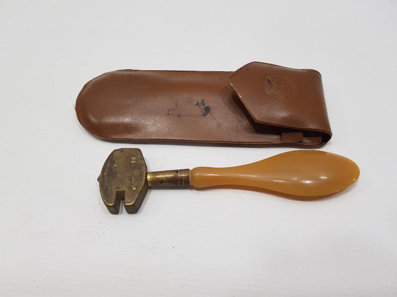 ANTİKA RUS YAPIMI CAM KESME ELMASI 