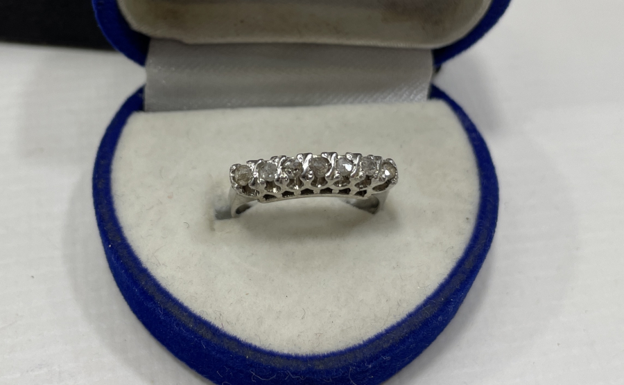 7 TAŞ PIRLANTA YÜZÜK