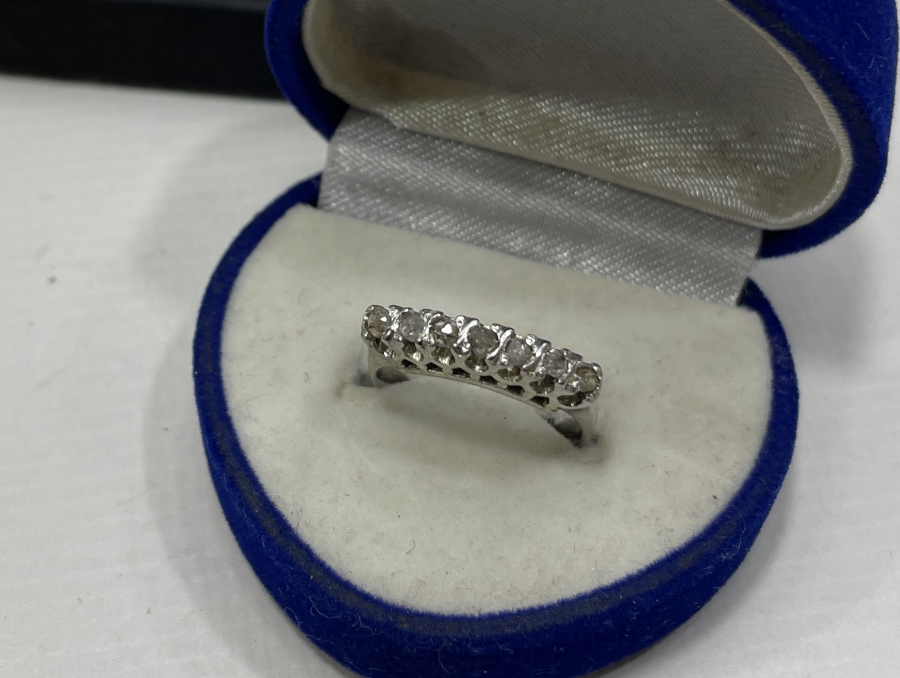 7 TAŞ PIRLANTA YÜZÜK