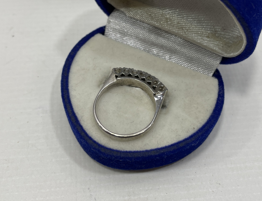 7 TAŞ PIRLANTA YÜZÜK