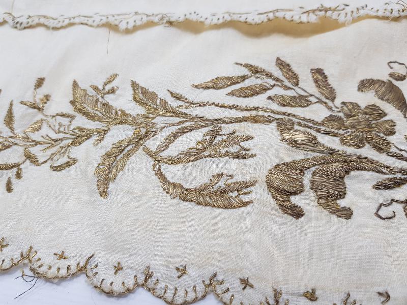 OSMANLI DÖNEMİ ALTIN SIRMA İŞLEMELİ BURSA İŞİ HAVLU
