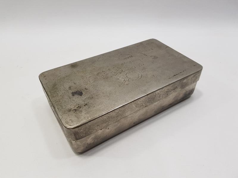 ÜZERİ OSMANLICA YAZILI DR. BURHANETTİN ONAT'A AİT ASKERİ TIBBİ KUTU