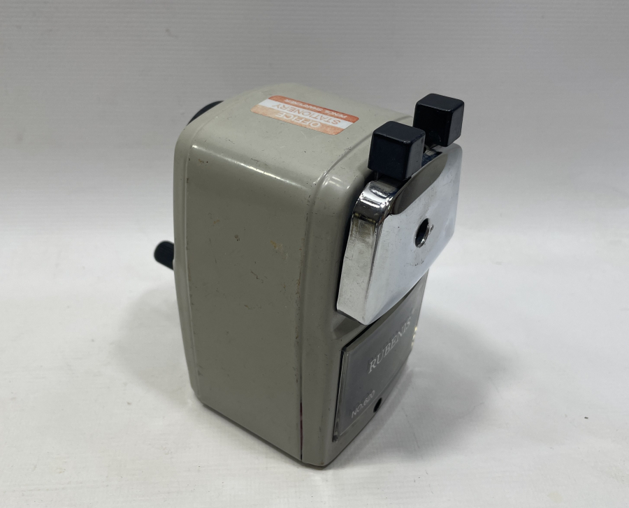 ANTİKA BÜYÜK BOY METAL KALEMTRAŞ