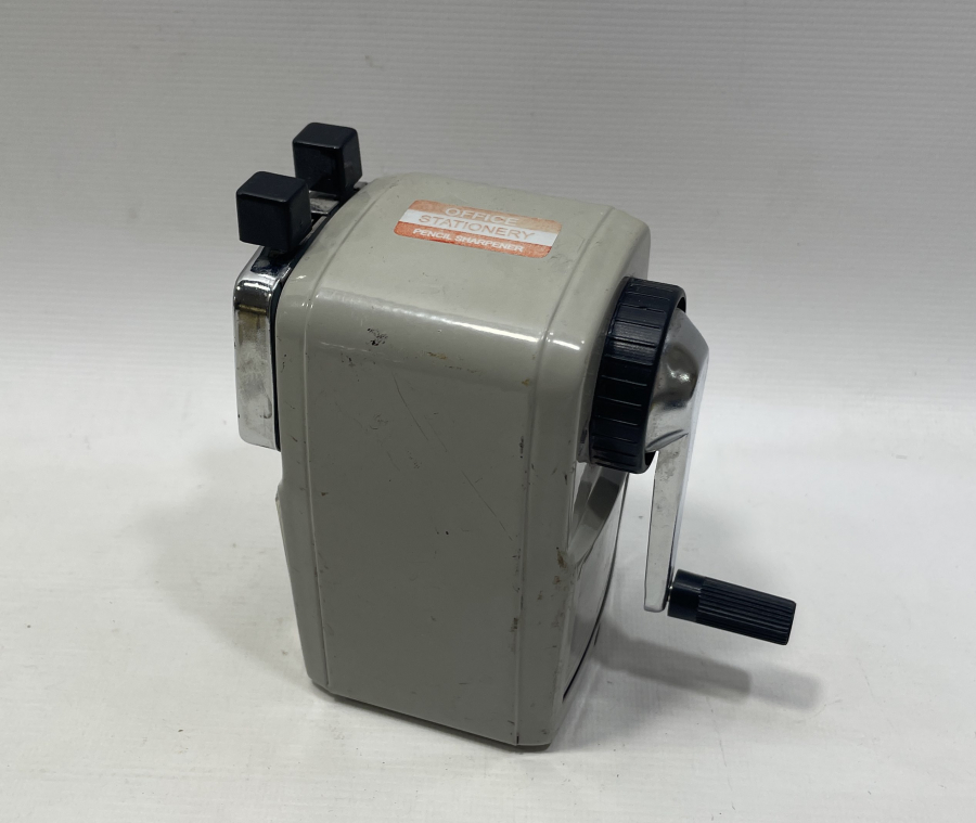 ANTİKA BÜYÜK BOY METAL KALEMTRAŞ