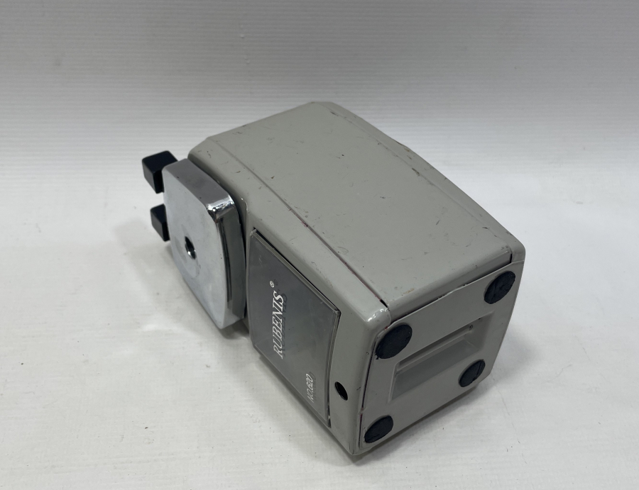 ANTİKA BÜYÜK BOY METAL KALEMTRAŞ