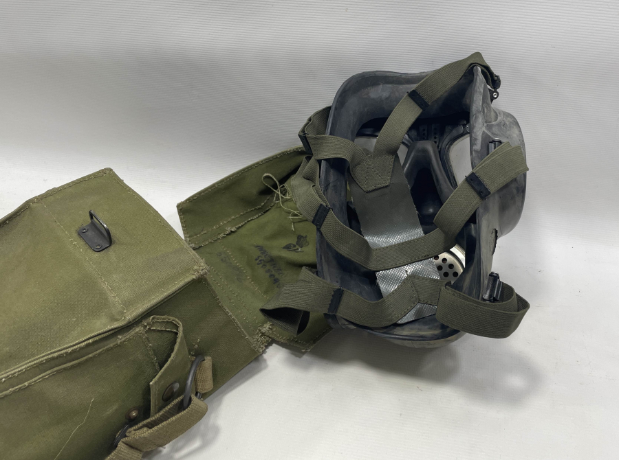 ORJİNAL KUTUSUNDA ANTİKA GAZ MASKESİ