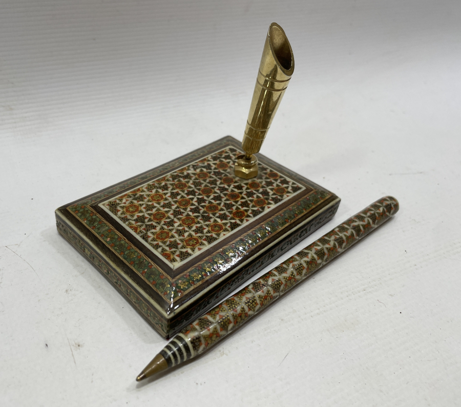 AHŞAP ÜZERİ MARKÜTERİ İŞÇİLİKLİ ANTİKA KALEMLİK