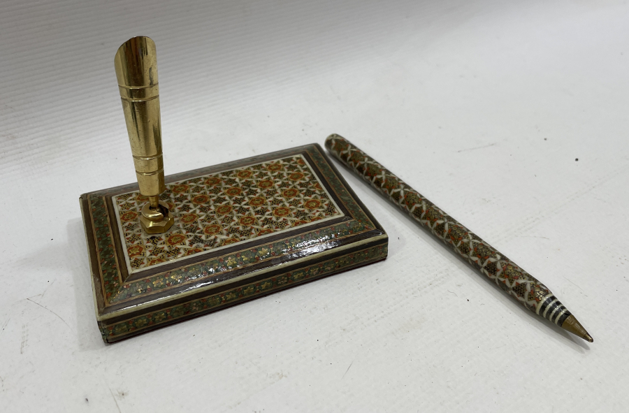 AHŞAP ÜZERİ MARKÜTERİ İŞÇİLİKLİ ANTİKA KALEMLİK