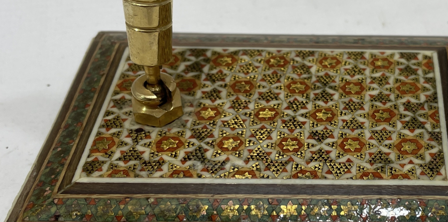 AHŞAP ÜZERİ MARKÜTERİ İŞÇİLİKLİ ANTİKA KALEMLİK