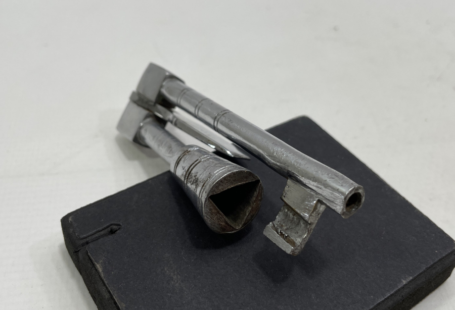 CUMHURİYET BAŞLARI KONDÜKTÖR ANAHTARI